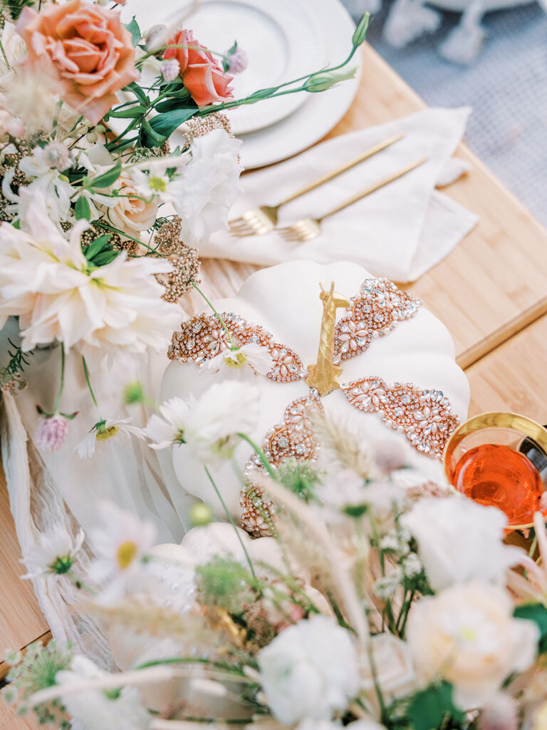 Whimsical boho picnic photoshoot ideas, with family in an outdoor location, featured by San Francisco fashion blogger Lombard & Fifth.