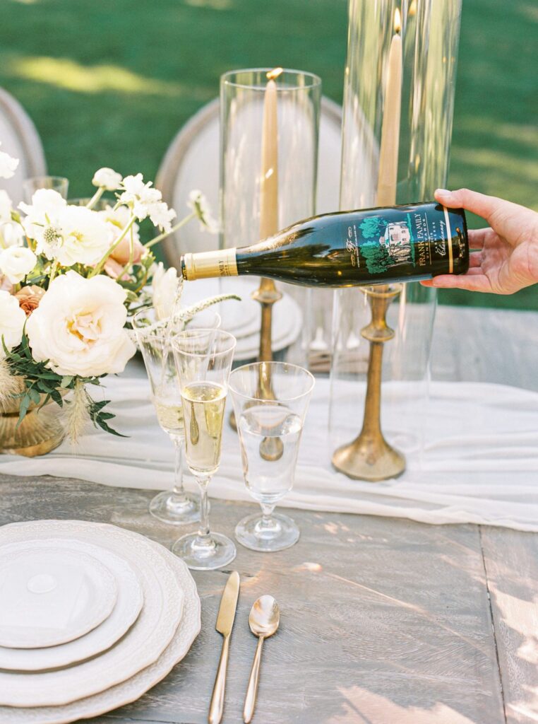 Napa wedding inspiration, winery bride with neutral floral wedding décor. By San Francisco fashion blogger Lombard & Fifth.